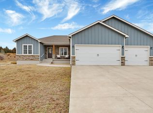 512 Ledgestone Ridge Ct, Manhattan, KS 66503