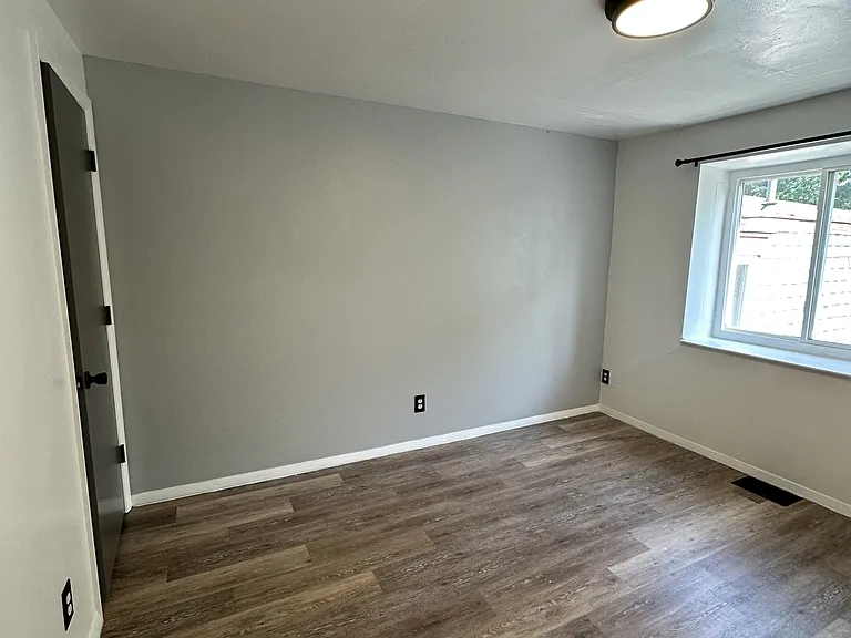 274 W National Rd #4 — Photo 8