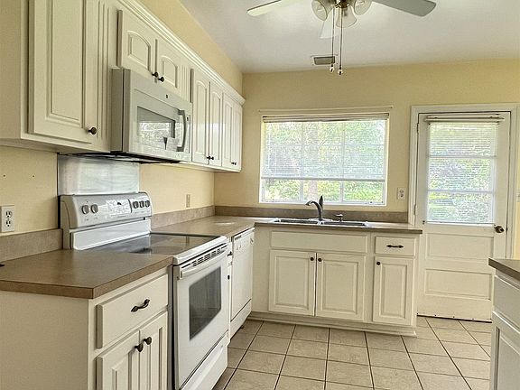 5th image of 1552 Hickory Ave