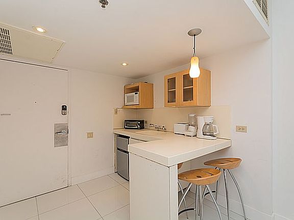 5th image of 100 Collins Ave #303