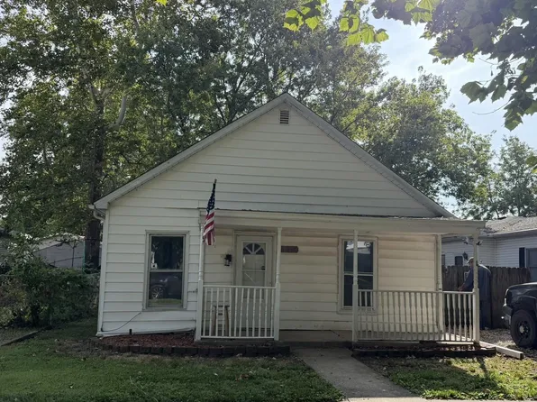 130 6th St, Illiopolis, IL 62539