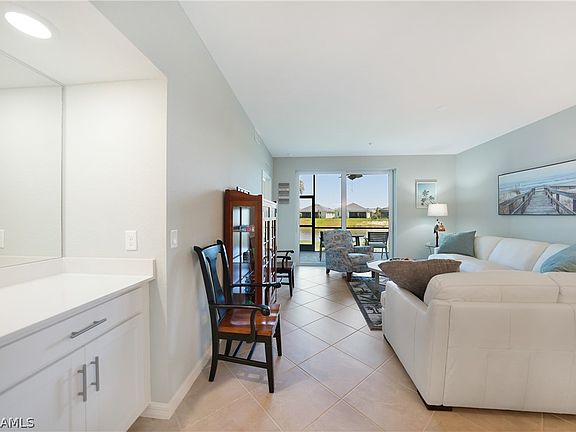 5th image of 14234 Heritage Landing Blvd #1012