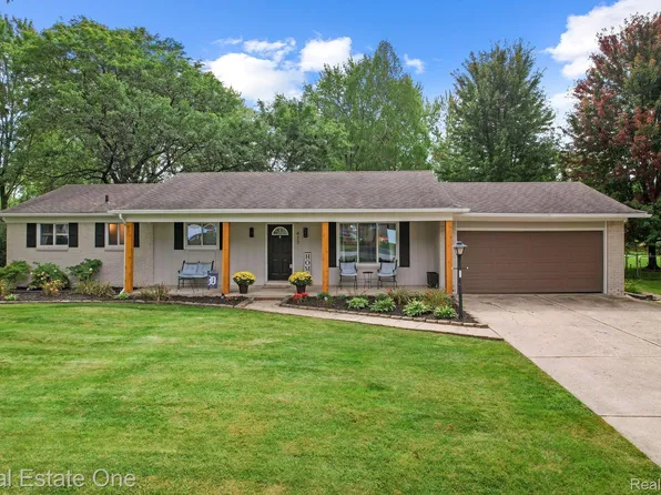 417 Carter Dr, Troy, MI 48098