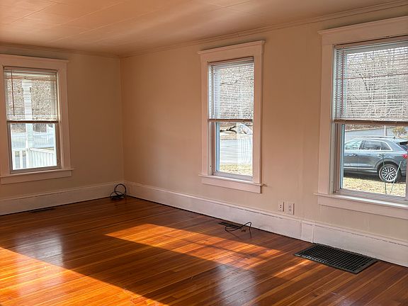 4th image of 87 Highland Ave #87