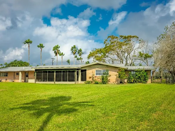 120 Chachalaca Dr, Bayview, TX 78566
