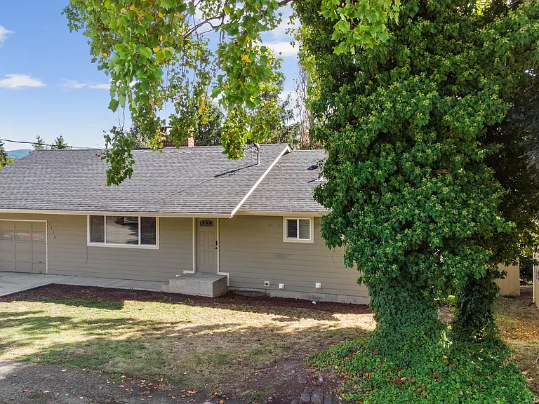 1216 Spruce St — Photo 31