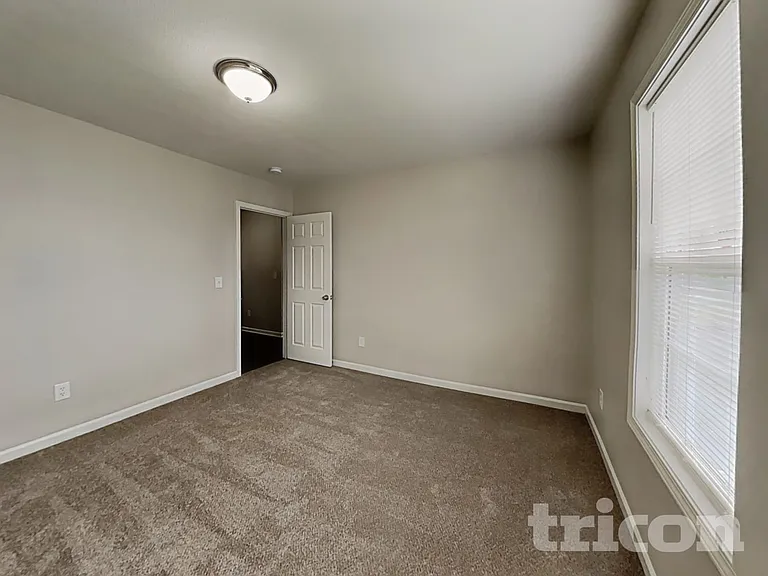113 Elgin Ln — Photo 11