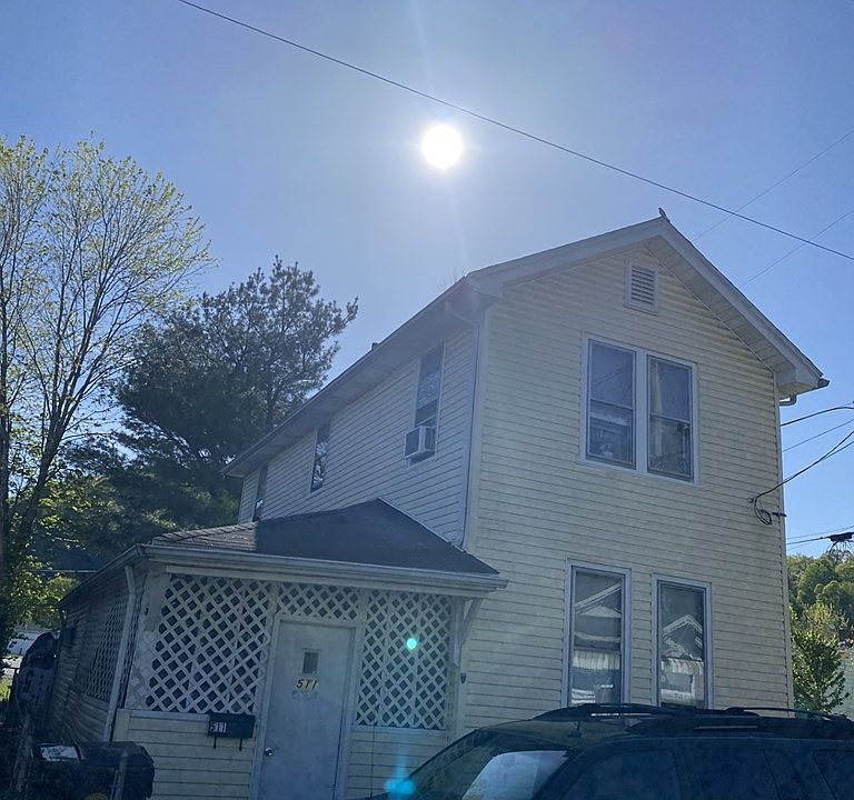 2nd image of 511 Bloom St