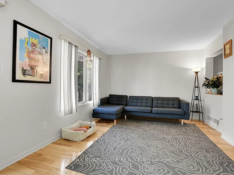 79 Hunters Glen Cres — Photo 8