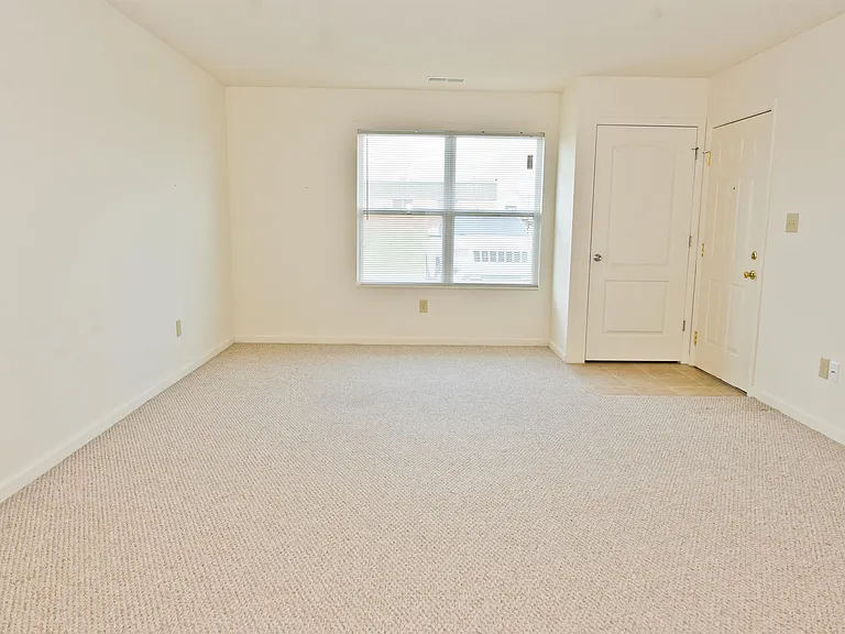 1825 Wichman Ln — Photo 21
