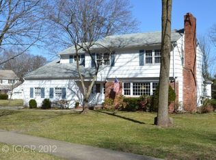 423 Oak St, Ridgewood, NJ 07450