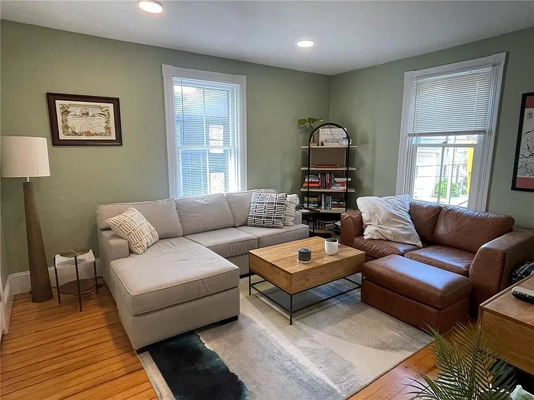 35 Elm St #B — Photo 12