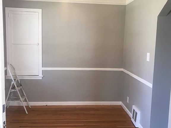 3rd image of 14829 Russell Ave