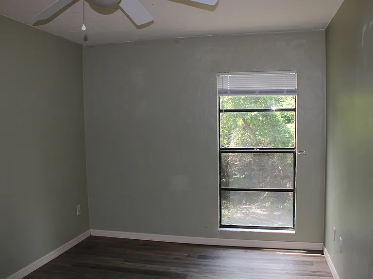 821 NW 13th St #9 — Photo 35