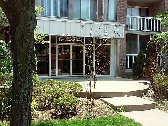 5th image of 195 Wellington Ct APT 3