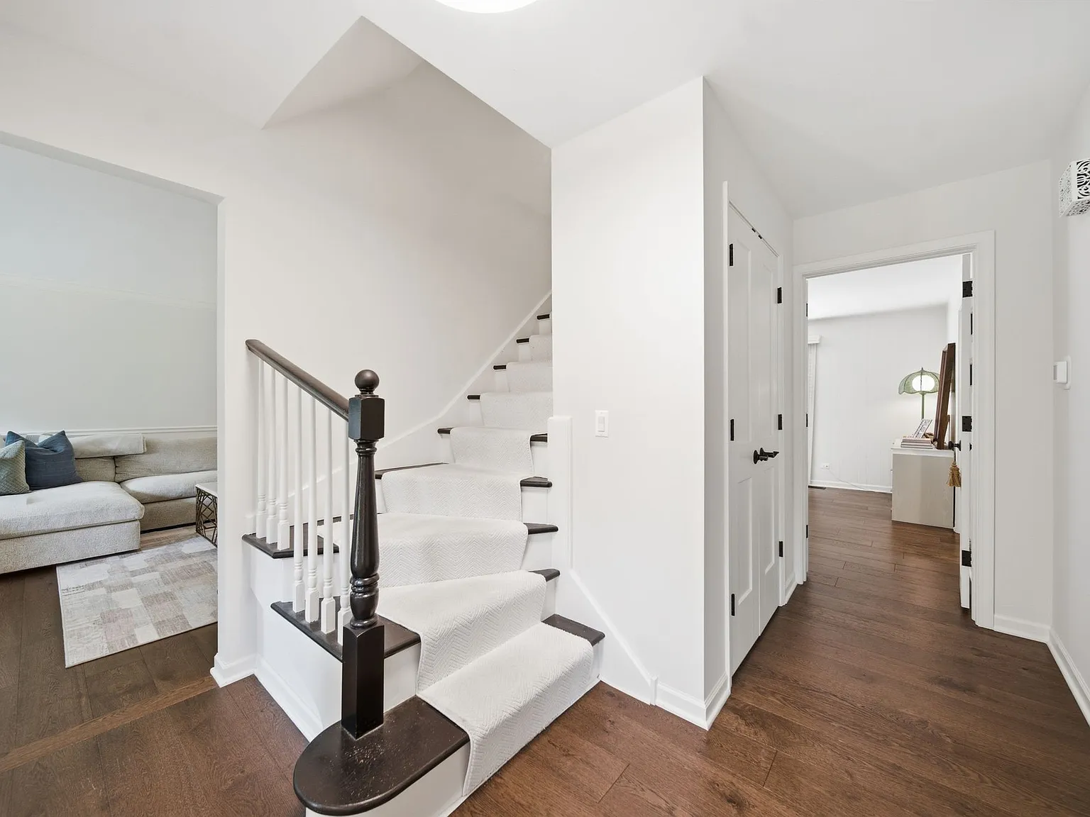 4 bed, 2.5 bath, 2242 sqft, $4,700 — Photo 2