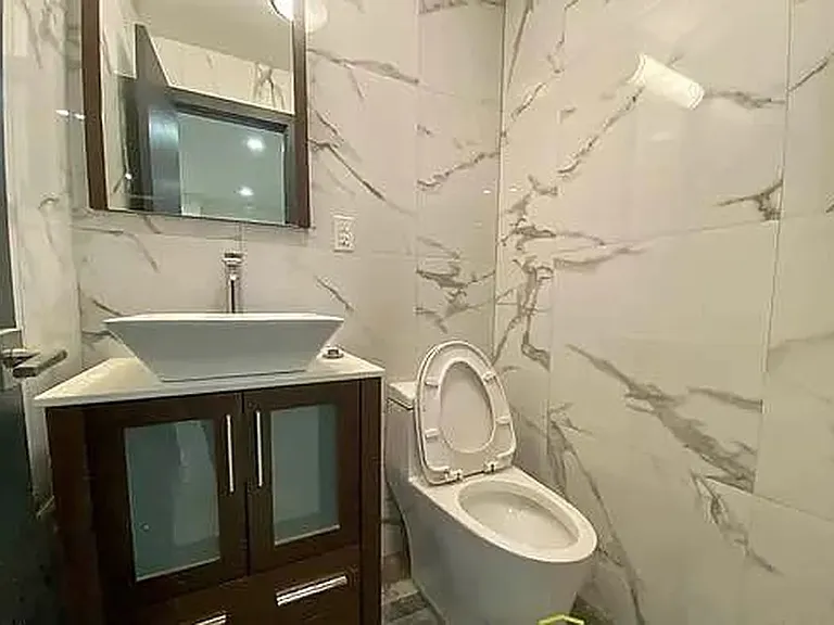 760 Putnam Ave #1 — Photo 11