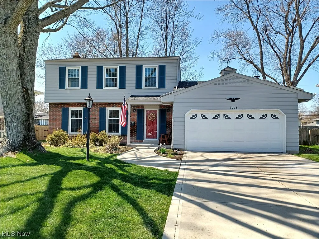 6028 Park Ridge Dr photo 1