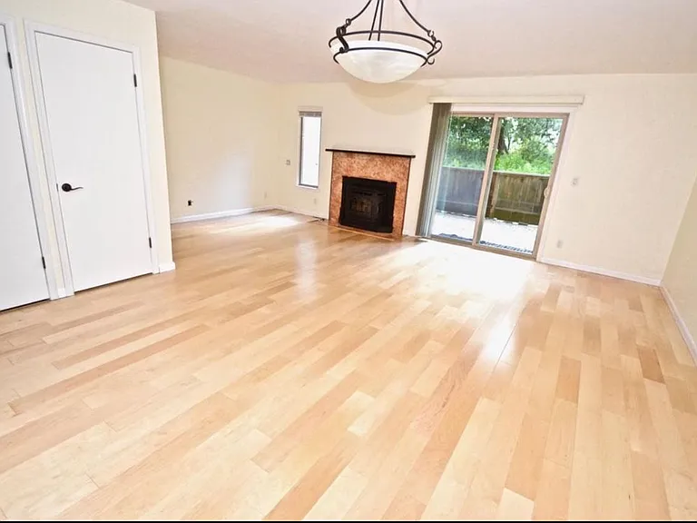 99 Montsalas Dr — Photo 6