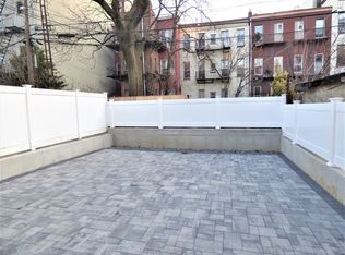 112 Clay St SUITE 1R, Brooklyn, NY 11222
