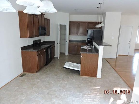 3rd image of 8870 Lake Jordan Ln