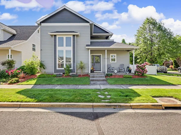1043 Sandoz St, Central Pt, OR 97502