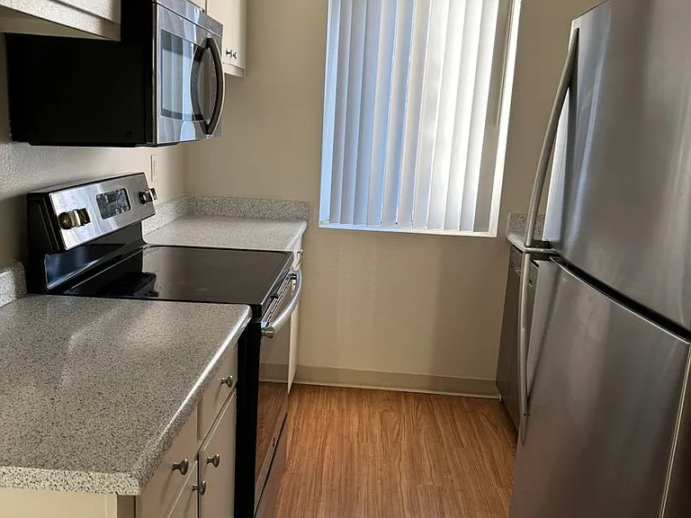 Canyon Club Apartments — Photo 35