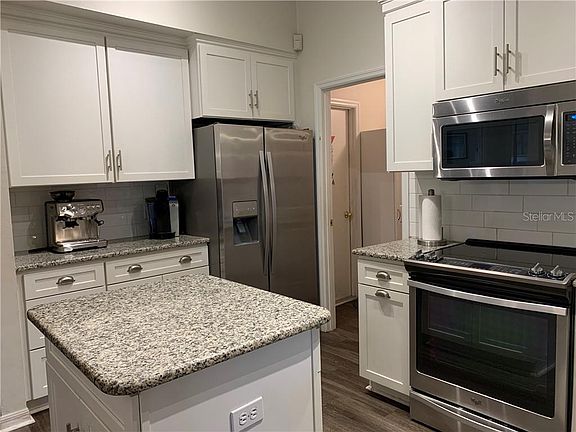 5th image of 1782 Curry Ave