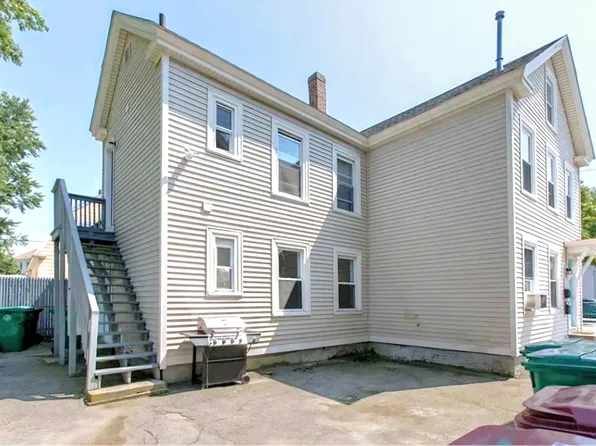 581 Lakeview Ave, Lowell, MA 01850