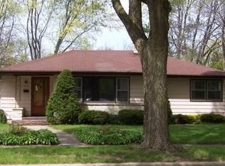 1340 Bluebird Ter, Waukesha, WI 53188