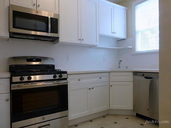 2nd image of 5050 Fulton St APT 104