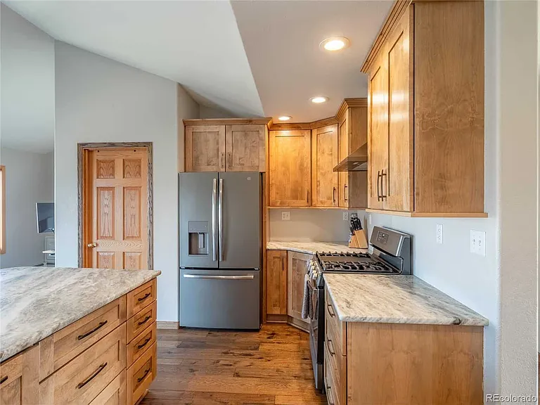 244 Mesa Ct — Photo 6