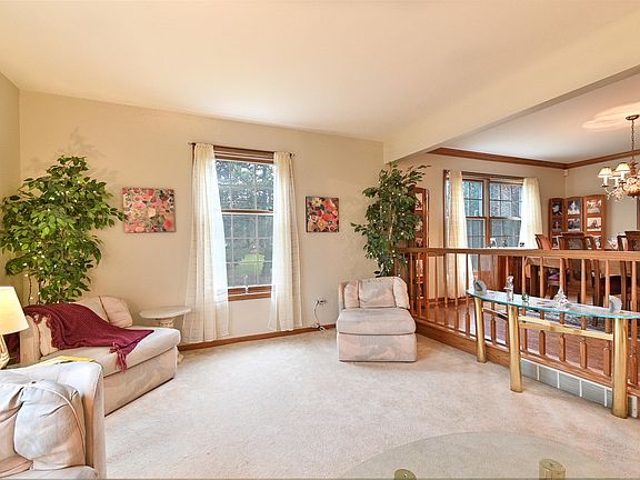 5th image of 10302 N Kenilworth Cir