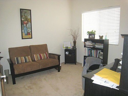 4th image of 552 E Rainbow Dr