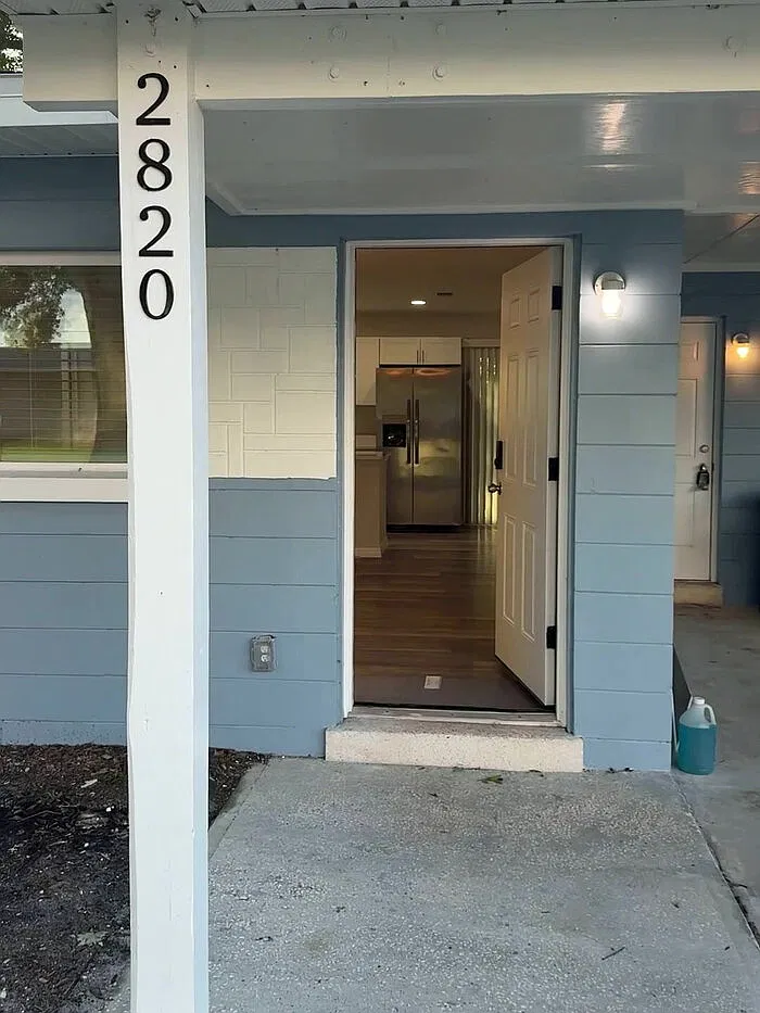 3 bed, 2.0 bath, 947 sqft, $2,295 — Photo 2