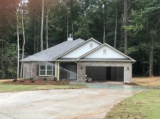 260 River Glen Dr, Jefferson, GA 30549