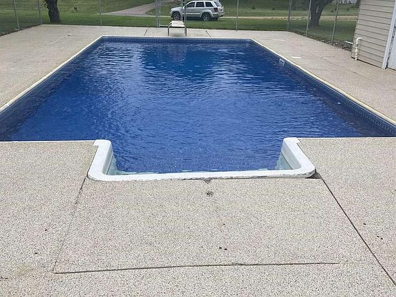 2nd image of S9061 Meadowdale Road