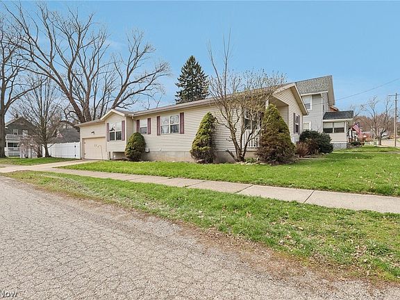 3rd image of 134 Hazelwood Ave