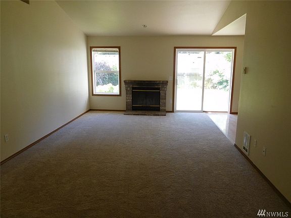 3rd image of 19522 18th St S