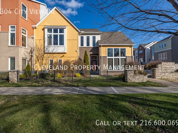 2304 City View Dr, Cleveland, OH 44113