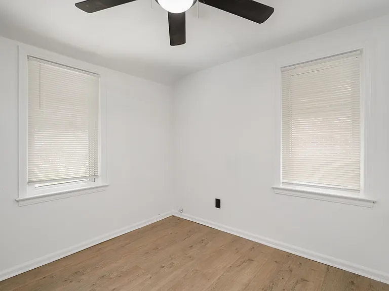 13891 Fairmount Dr — Photo 17