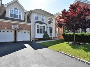 706 Heron Ct, North Brunswick, NJ 08902