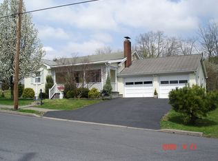 241 E High St, Nazareth, PA 18064