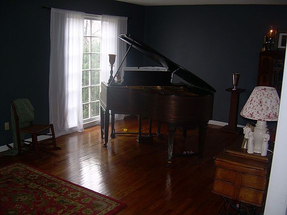 3rd image of 9809 Craig Dr
