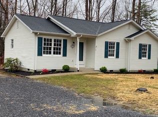18 Canton Ln, Stuarts Draft, VA 24477