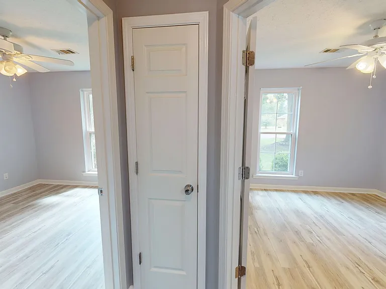 226 Meadow Oaks Ct — Photo 13