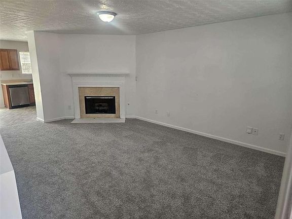 4th image of 9432 Lakeview Rd