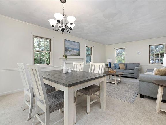 3rd image of 167 Winter St