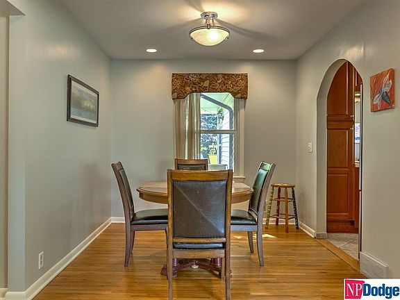 5th image of 9927 Nina St