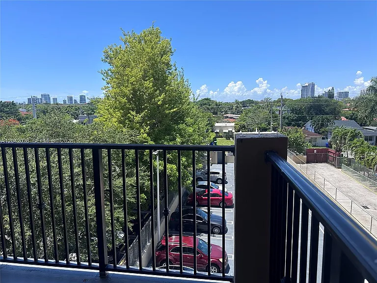 3410 Coral Way #406 — Photo 19